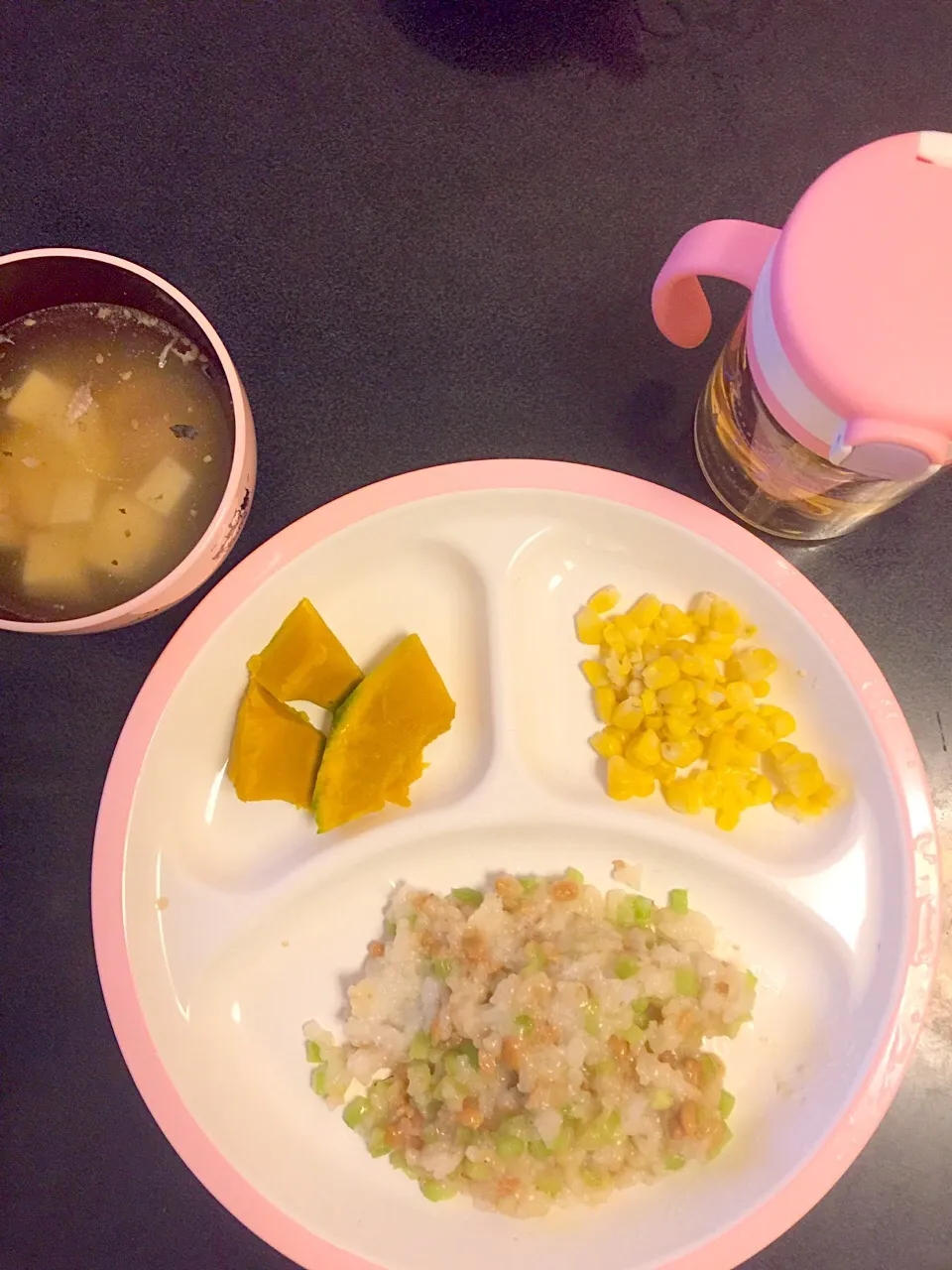 Snapdishの料理写真:離乳食 夜
・きゅうりと納豆のチャーハン風
・茹でかぼちゃ
・茹でコーン
・冷汁|ぺろたんさん