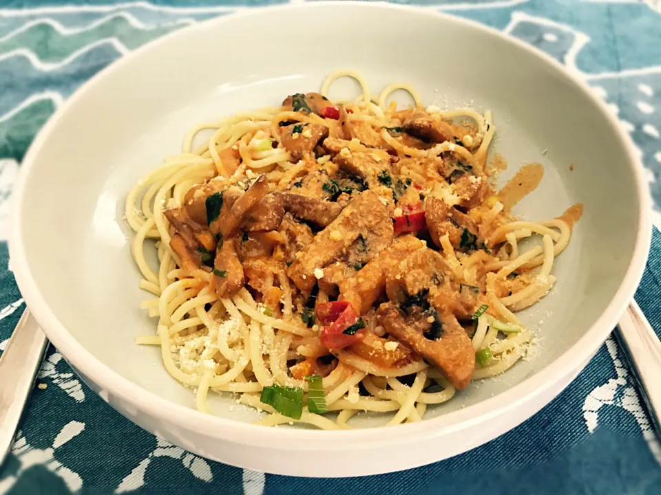 #spaghetti #creamsauce #mushroom #corn #peppers #vegetarian|Sergio Lacuevaさん