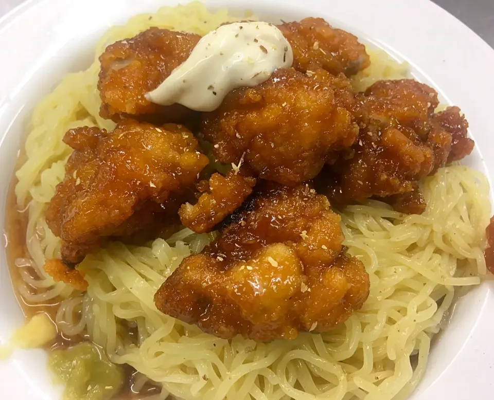 チキン南蛮風 冷やし中華
#冷やし中華 #チキン南蛮 #冷やし麺 #シンプル #鳥唐揚げ #鳥唐揚げの甘辛煮|sakumaさん