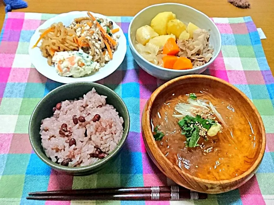 Snapdishの料理写真:めざせ母乳育児！栄養ましましごはん
肉じゃが・切り干し大根の煮物・白和え・ポテトサラダ・お赤飯・かつおだしのところてん|なおさん