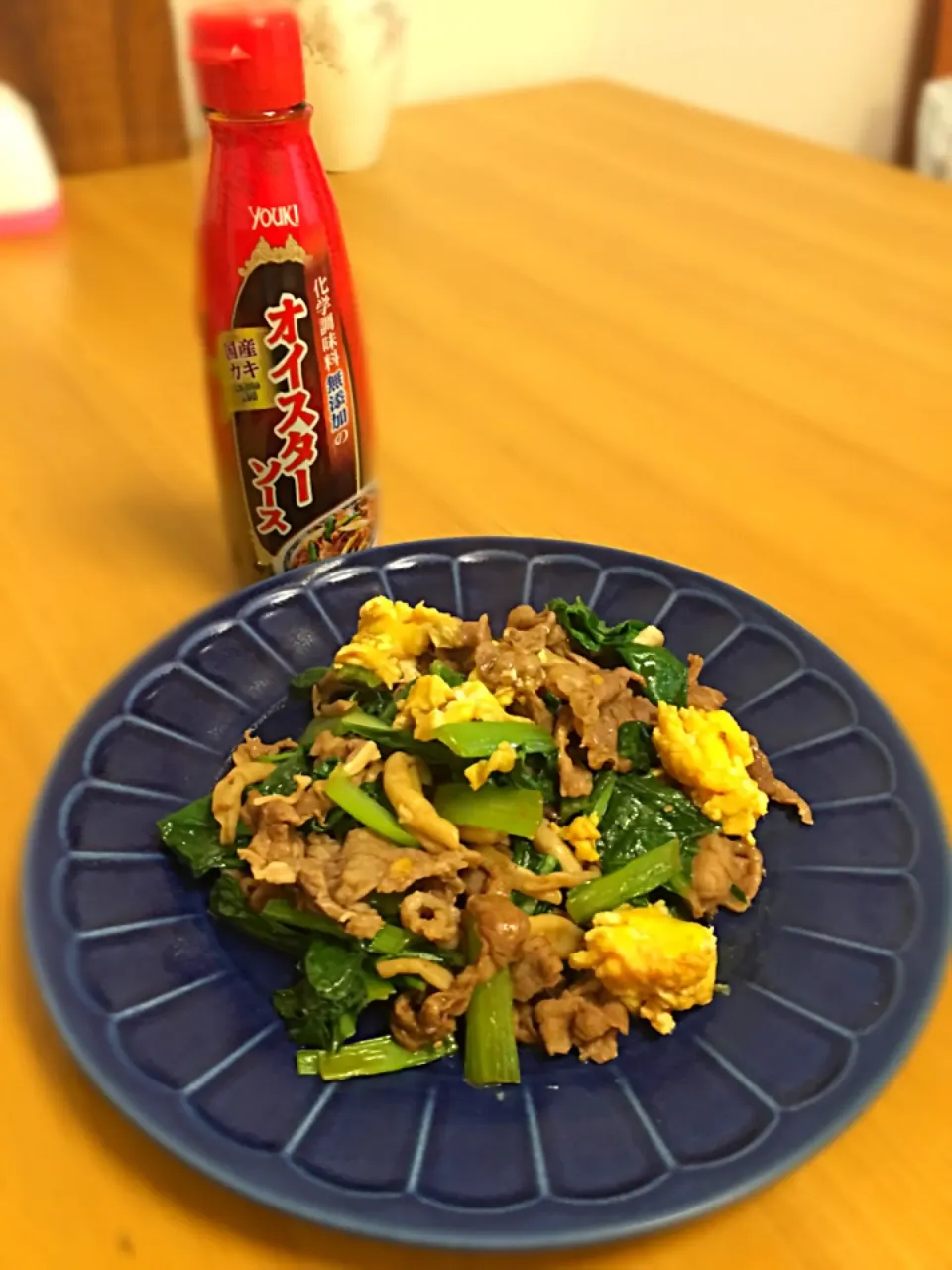 小松菜ときのこ、牛肉、卵の炒め物|けんママさん