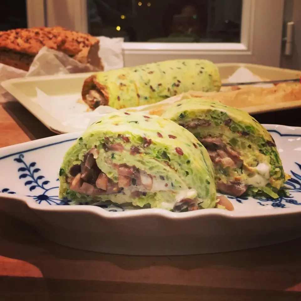 Savoury Swiss roll w/courgettes, mushrooms and cream cheese.|monica domeniconiさん