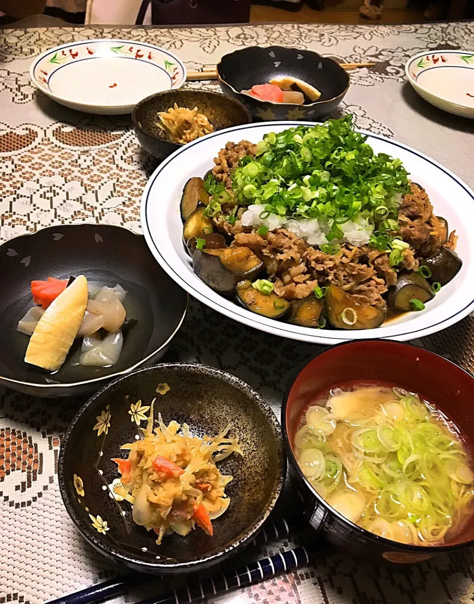 牛茄子・らっきょうポテサラ・こんにゃくの筍の薄味煮・舞茸味噌汁|ヨシヨシさん