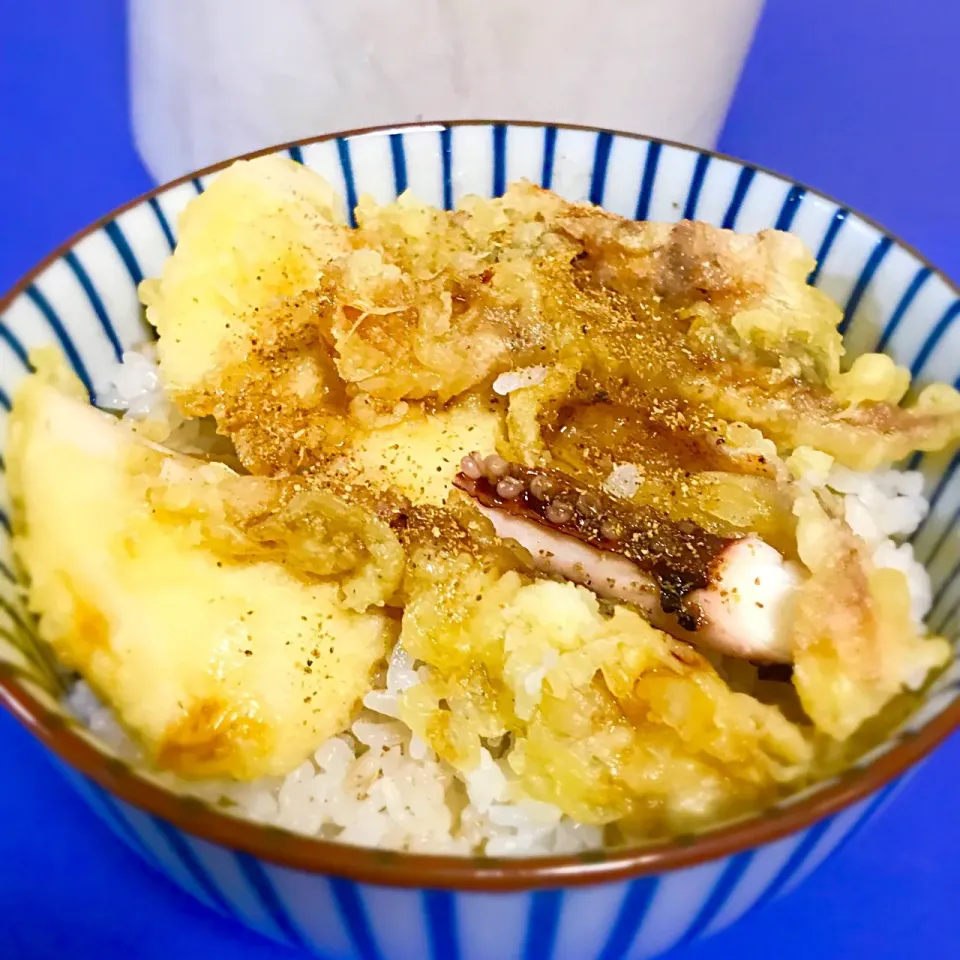 レンコンとゲソ天丼|Hiroya Fujiiさん