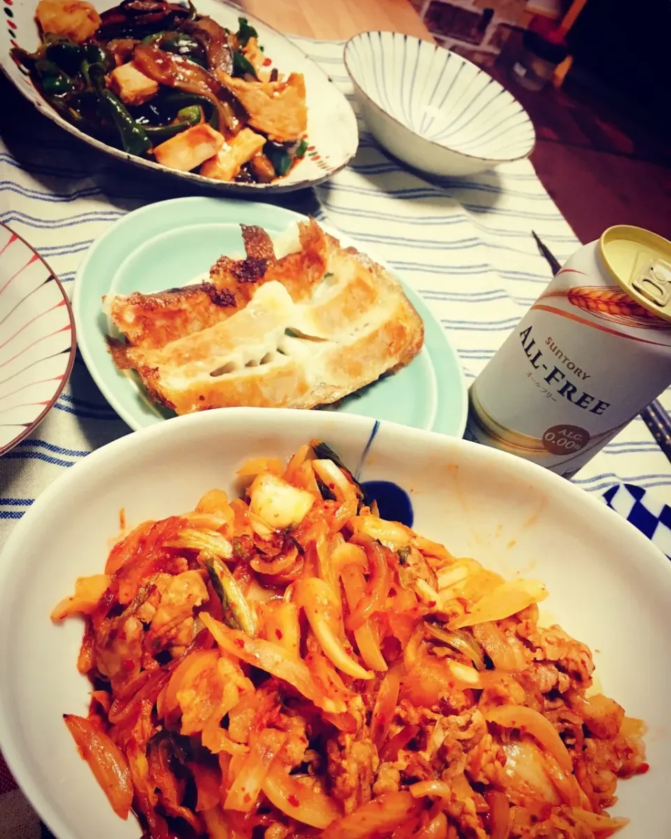 Snapdishの料理写真:サントリーオールフリーと旦那さん手作りご飯(*´∀｀*)


#サントリー オールフリー#おうちごはん #旦那さん手作り #ノンアルコール #手作りごはん #|ゆかさん