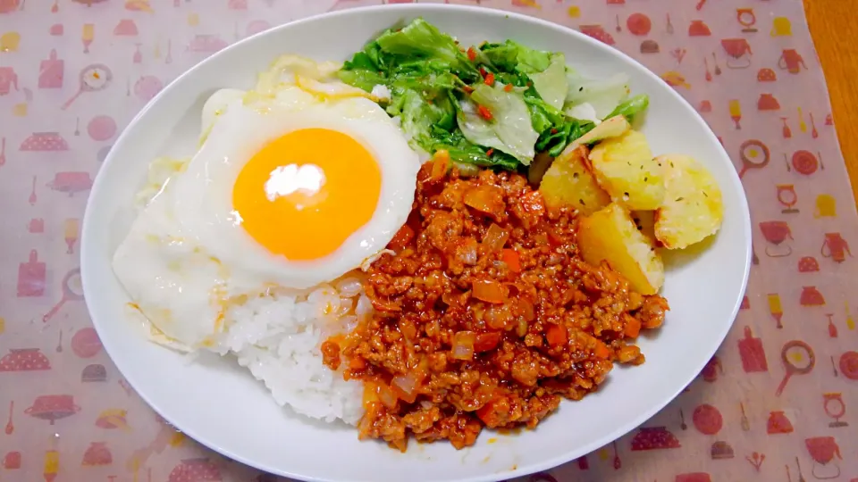 ６月２０日　タコライス　野菜サラダ　カリカリじゃがいも|いもこ。さん