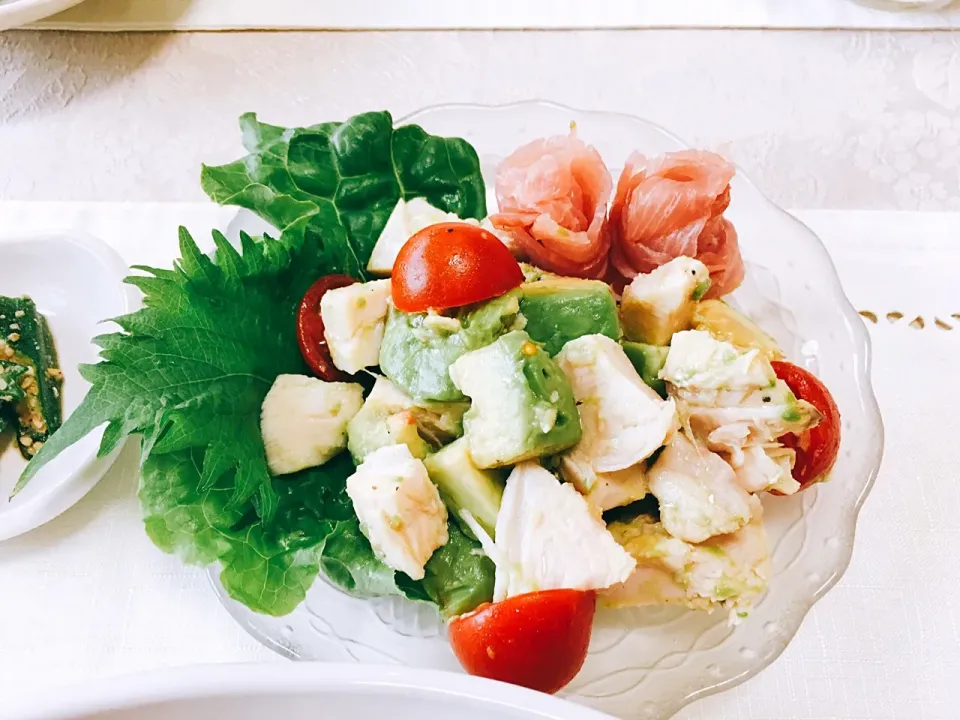 🐷🐔ハム、🥑アボカド、🍅トマトのサラダ|とばっちさん