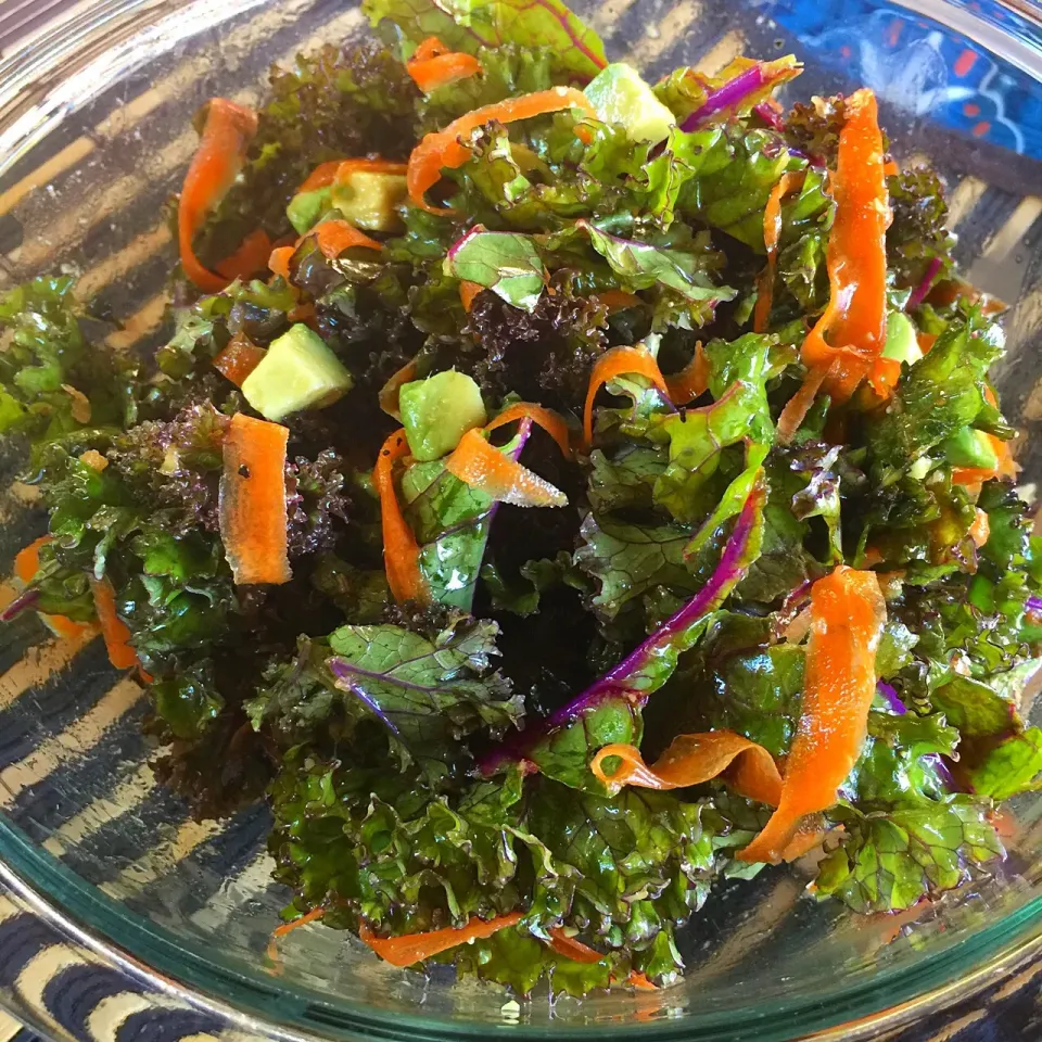 Kale Salad With Ginger Sesame Dressing|mamaeriさん