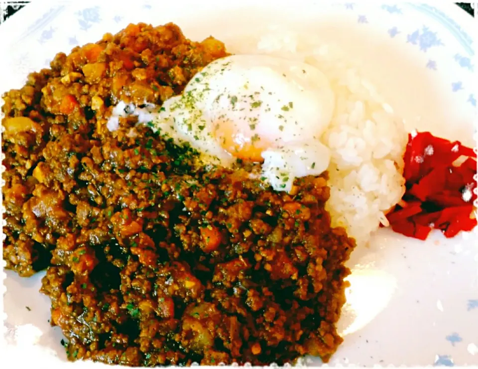 ほんじつのまかない・日替りB定食の野菜たっぷりキーマカレー|のも💛さん