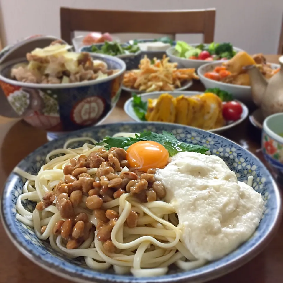 Snapdishの料理写真:納豆とろろ饂飩、豚丼、厚焼き玉子、肉じゃが、人参のかき揚げなど😋👌|ゆかりさん