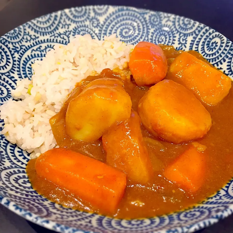 新じゃがカレー🍛 後入れ蒸しじゃがいも&人参でほっくり💕 #ゴロゴロカレー|ヨッチャンさん