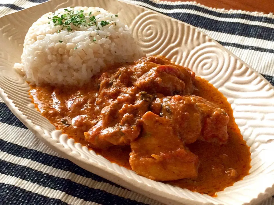 もち麦ご飯とバターチキンカレー|マユマユさん