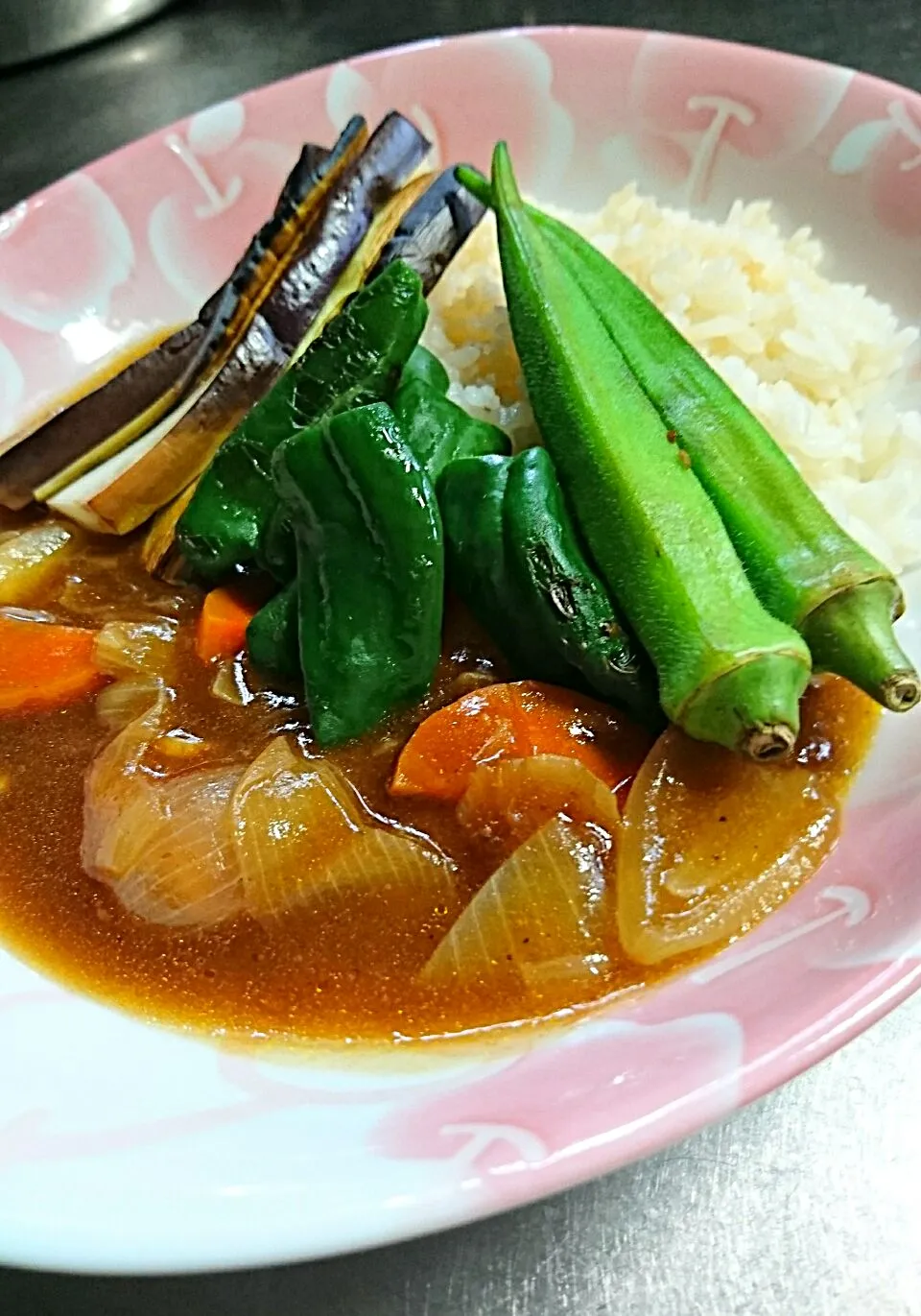 蒸し暑いけど 汗をかきながら(•́ε•̀;ก)💦
夏野菜カレー|Noriko🍝🍴🍩さん