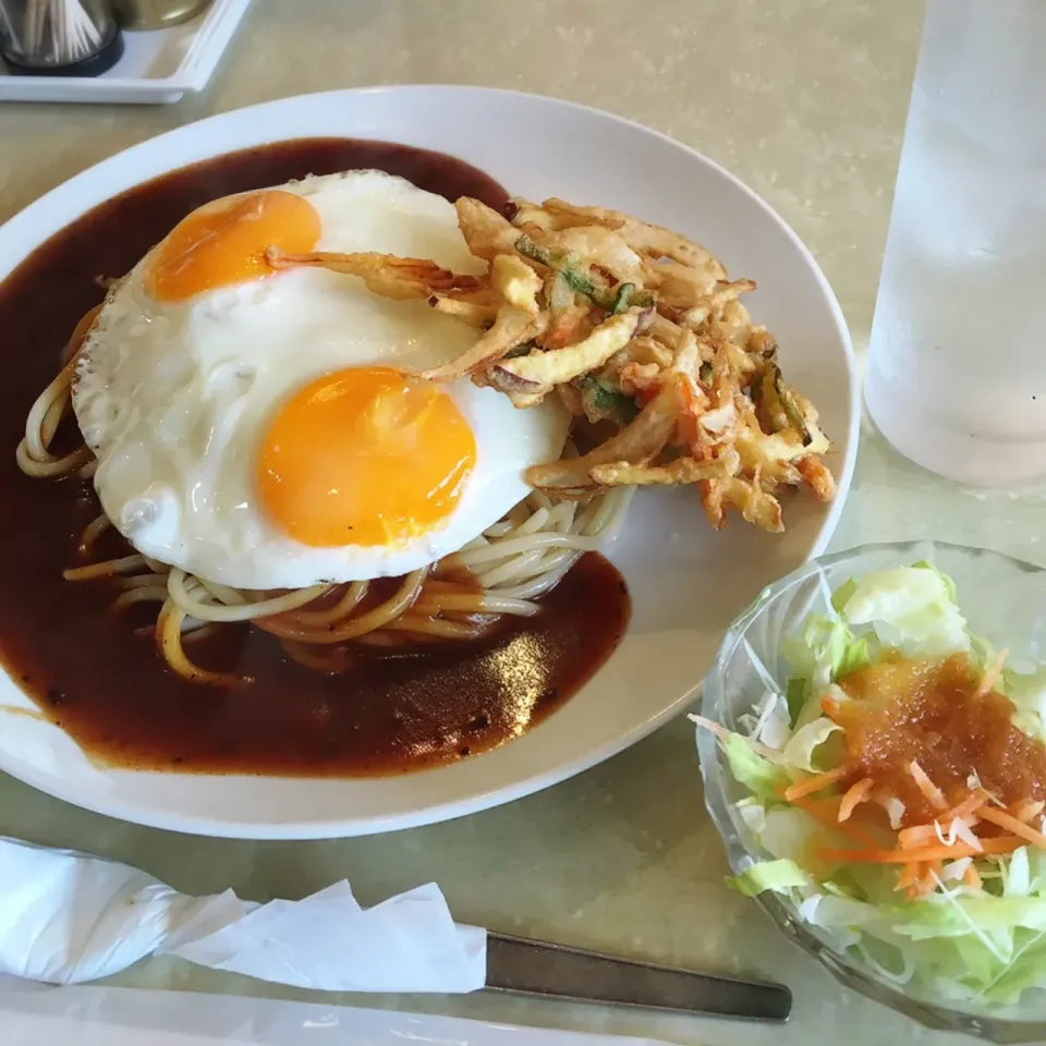 本日のサービスランチ 目玉焼きに野菜かき揚げのせ|美也子さん