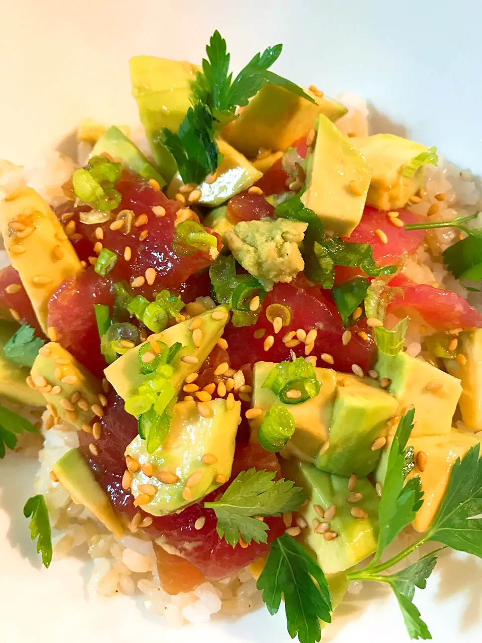 Snapdishの料理写真:ハワイアンポキ風  丼🥑|arielinnさん