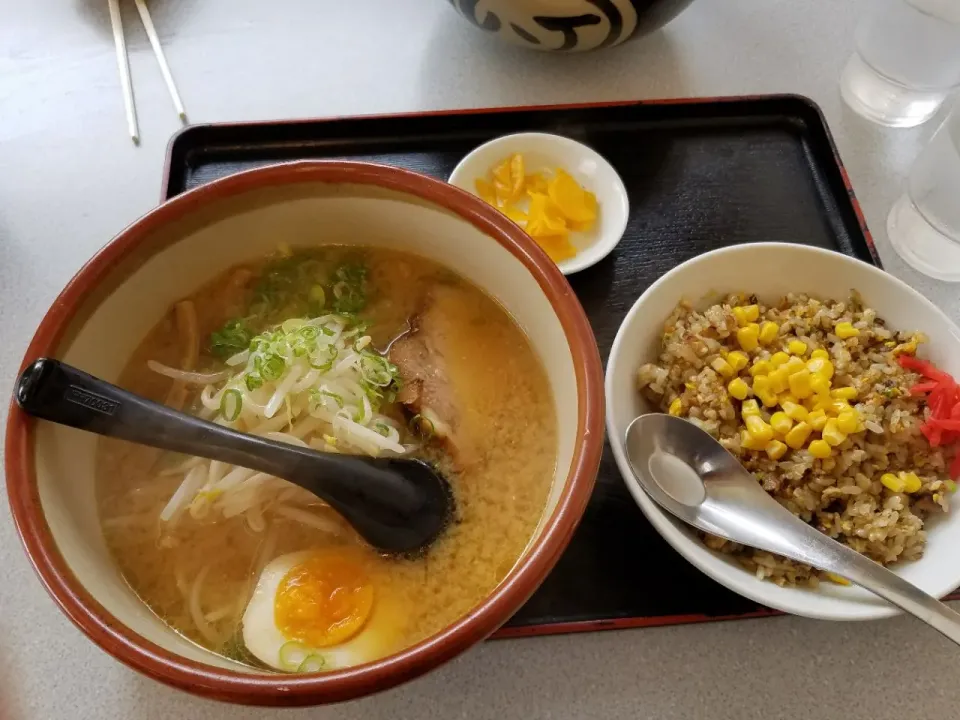 札幌みそらーめん&小チャーハン|Morito Kamiyaさん