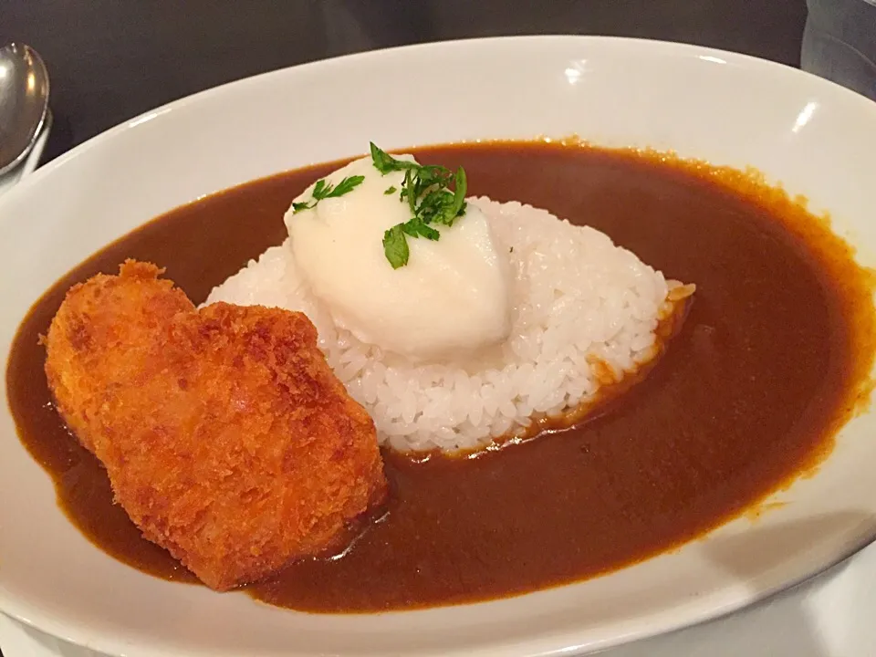 カレーライス カニクリームコロッケ添え|あぼちさん