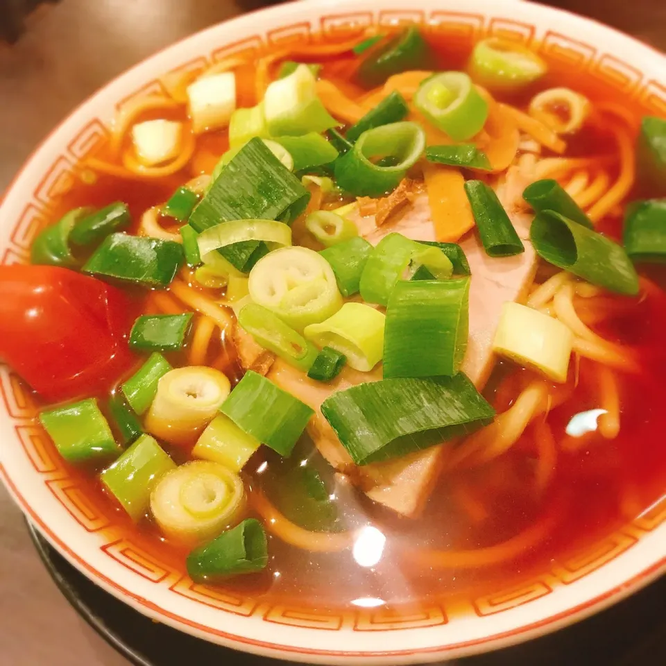 醤油ラーメン
7／5だけは全品半額330円！|ぱちねぇさん