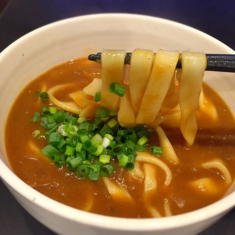 Snapdishの料理写真:昨日の残りカレーは🤔カレーきしめんに😆✨ #２日目カレー|ヨッチャンさん