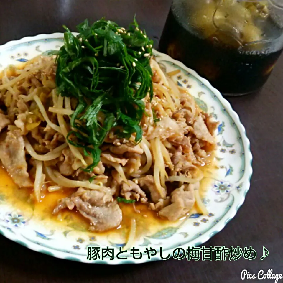 Snapdishの料理写真:山本真希さんの豚肉ともやしの梅甘酢炒め（梅醤油レシピ付き）#梅醤油#もやしは節約の味方 #もやしは主婦の味方|ゆっこさん