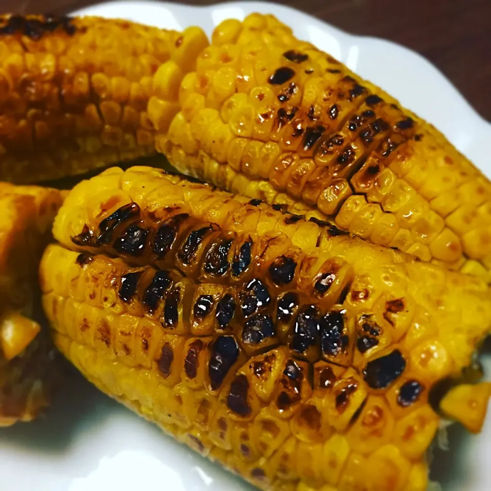 Simple is best‼︎
焼きとうもろこし🌽|まるちゃんさん