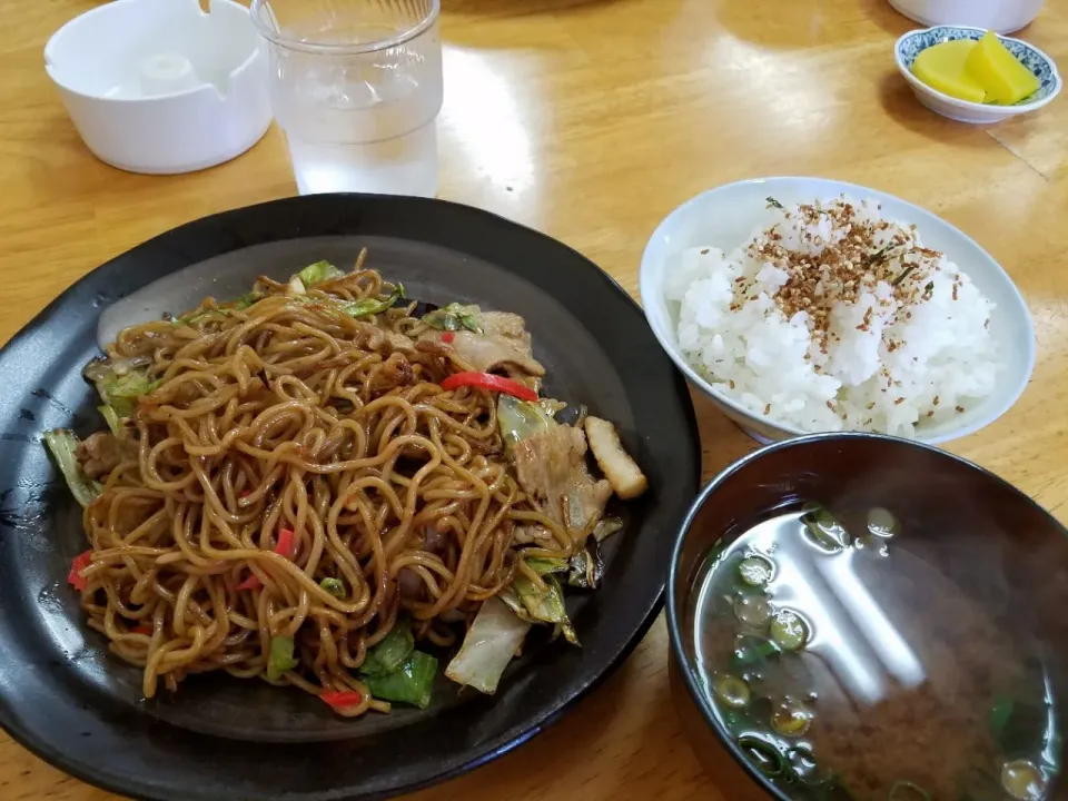 焼きそばミックス(肉、イカ入り)ランチ|Morito Kamiyaさん