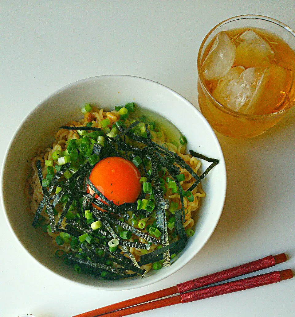 Snapdishの料理写真:Cold ramen with raw egg   冷やし釜玉ラーメン 🐣 夏は冷やしてサッポロ一番   #うちごはん #おうちごはん #ラーメン  #簡単|まめさん