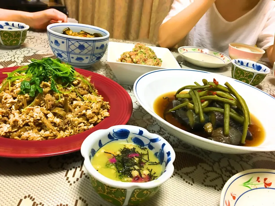 牛肉と卵の炒め物・つゆ豆と茄子の煮物・なめろう・キュリソワーズ|ヨシヨシさん