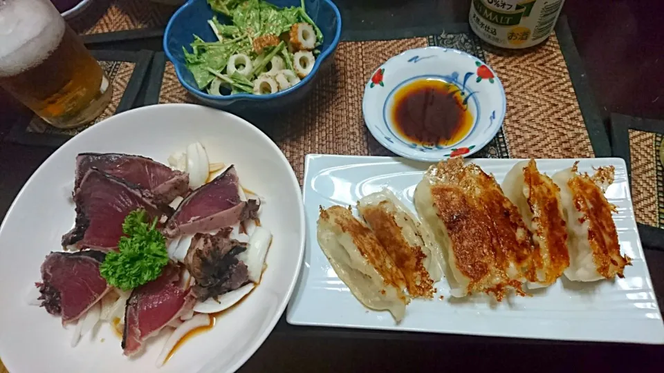 鰹のたたき&水菜サラダ&餃子|まぐろさん