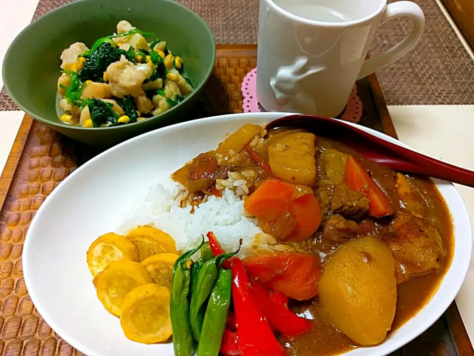 我が家の晩ごはん
鶏肉とゴロゴロ野菜カレー|vege食堂さん