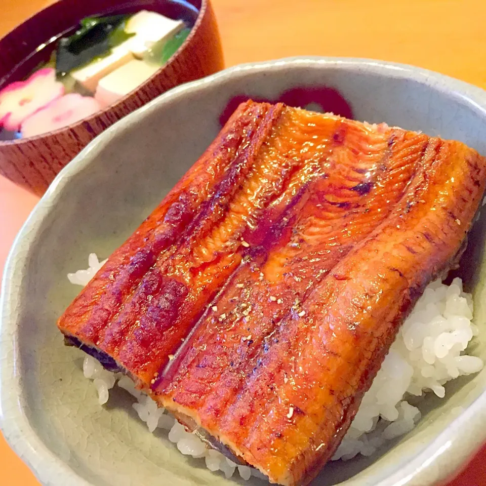 鰻丼、豆腐とワカメと小松菜のお澄まし|harukaさん