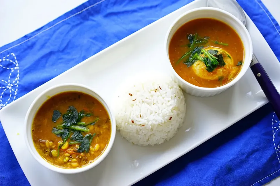 インド料理の朝食。
左は昨夜の残りのダールカリー、真ん中はクミンライス、右はエッグカリーです。|ユキ❄︎ミライさん