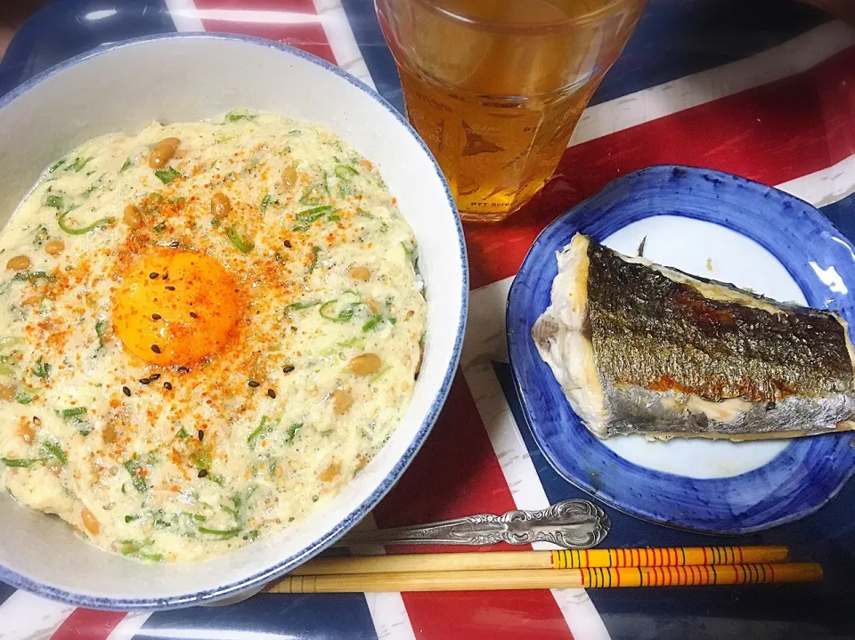 ネバリキングとろろごはん🍚✨焼きサワラ🐟|くろねこっく🐈‍⬛さん