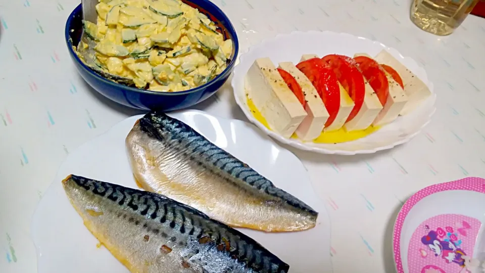 鯖☆トマトと豆腐のかぷれーぜ☆卵サラダ|みぽりんさん