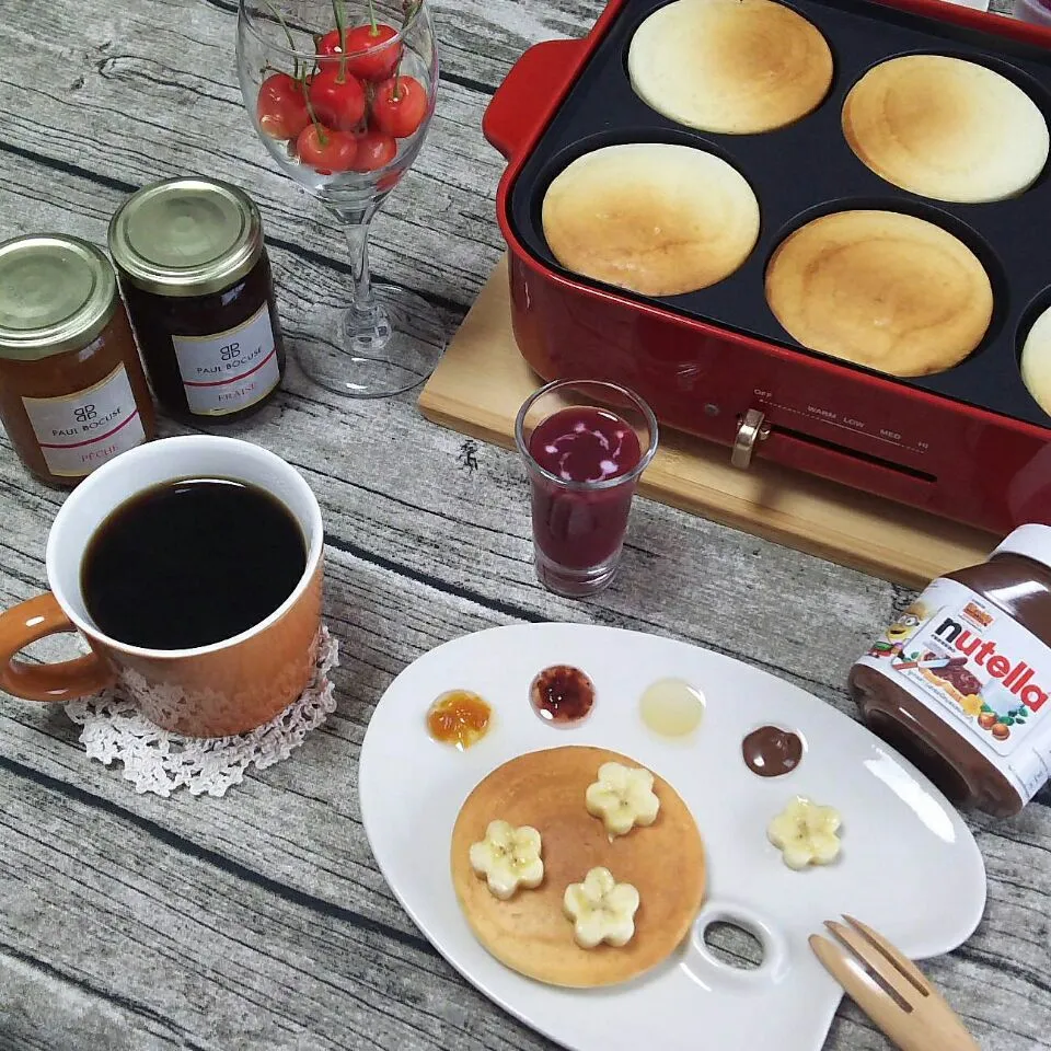 パンケーキで朝ごはん♥4種のソースを添えて♥|シュワシュワキッチンさん