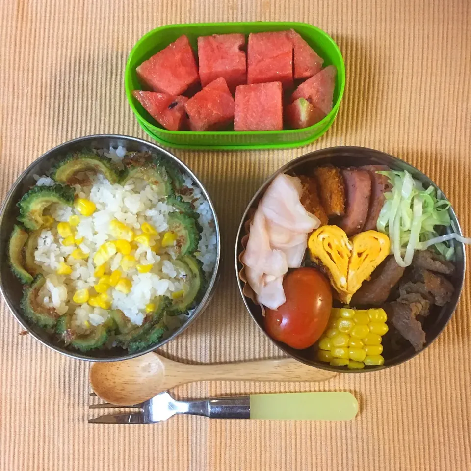 今日のお仕事弁当^_^
コーンバターライス🍚、苦瓜は素麺つゆ煮鰹節^_^美味しい😋|RU.Farmさん