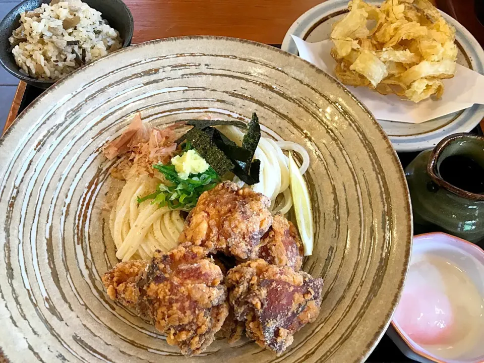 鳥唐ぶっかけセット(鳥ごぼう飯)、ごぼうかき揚げトッピング😁|buhizouさん