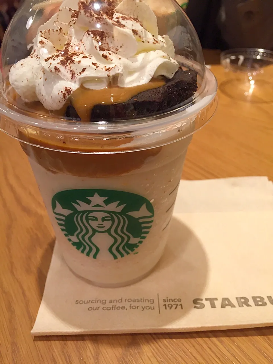 チョコレートケーキトップフラペチーノwithコーヒーショット
#スターバックスコーヒー|himeさん