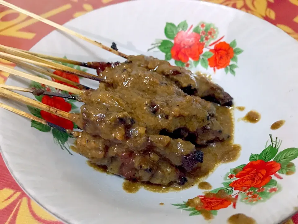 Sate sapi Pak muhadi|yeni kartikasariさん