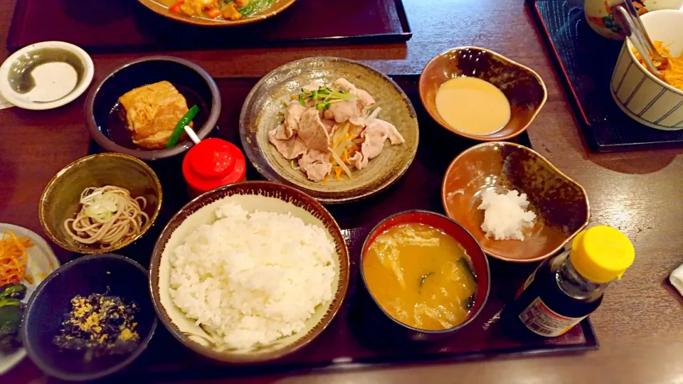 外食　定食
豚の角煮と豚しゃぶしゃぶ|時雨さん