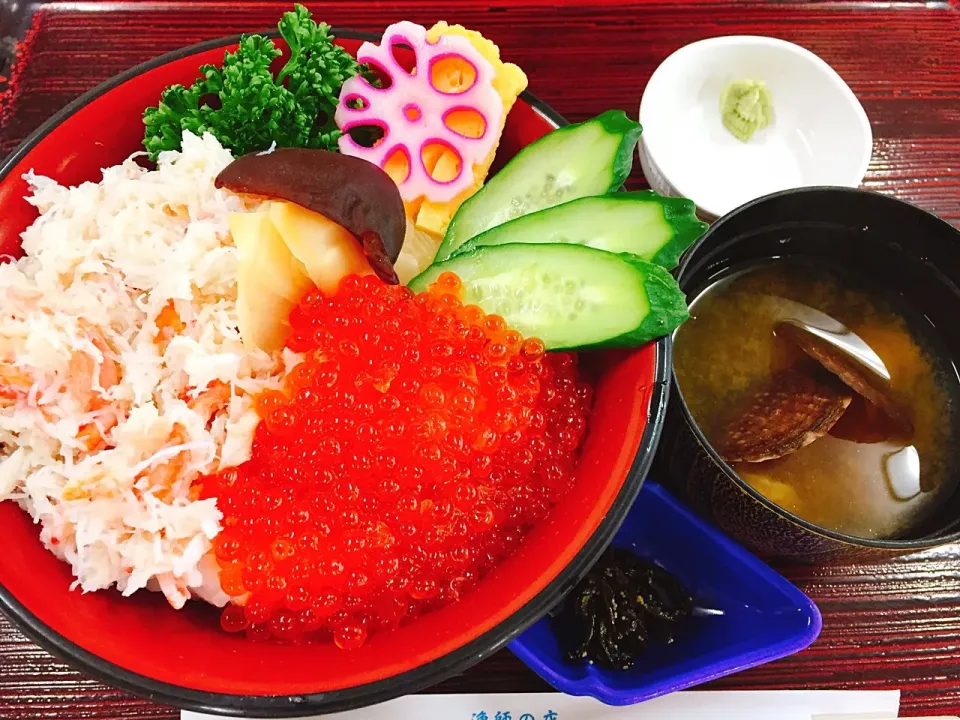 カニいくら丼🦀ランチ|ももこさん