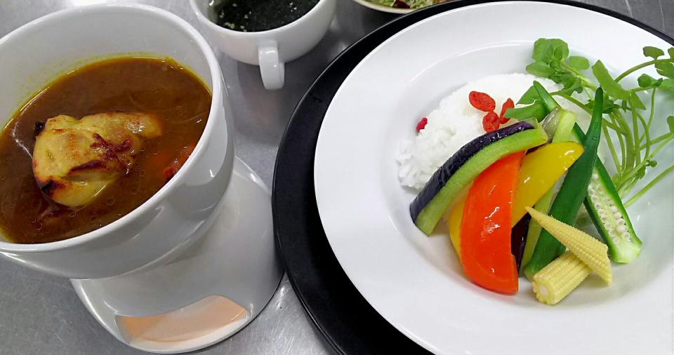 チキンと夏野菜のスープカレー