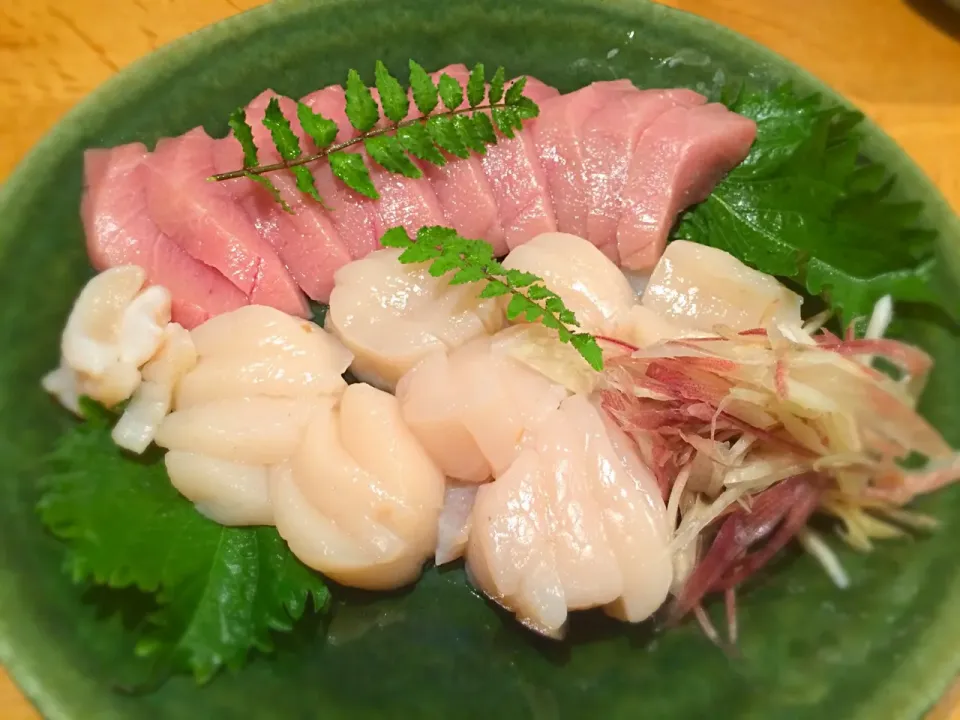 北海道産のマグロ中トロと帆立 安売りゲット
#マグロ #中トロ #ホタテ貝柱|doc3387さん