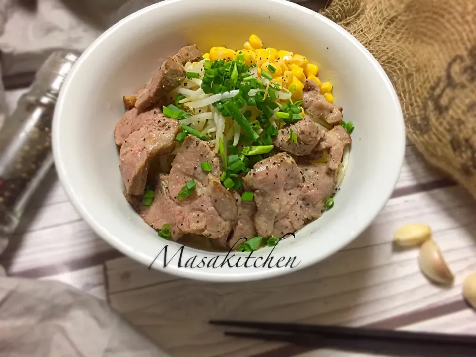 Snapdishの料理写真:Miso ramen with roast pork|Masakiさん