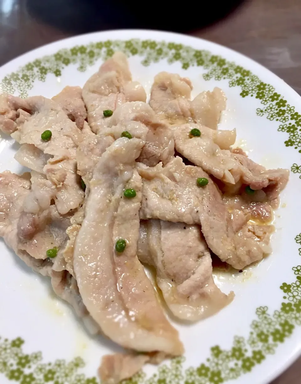 Snapdishの料理写真:豚肉の塩麹山椒焼き しっとりピリ旨|tachiさん