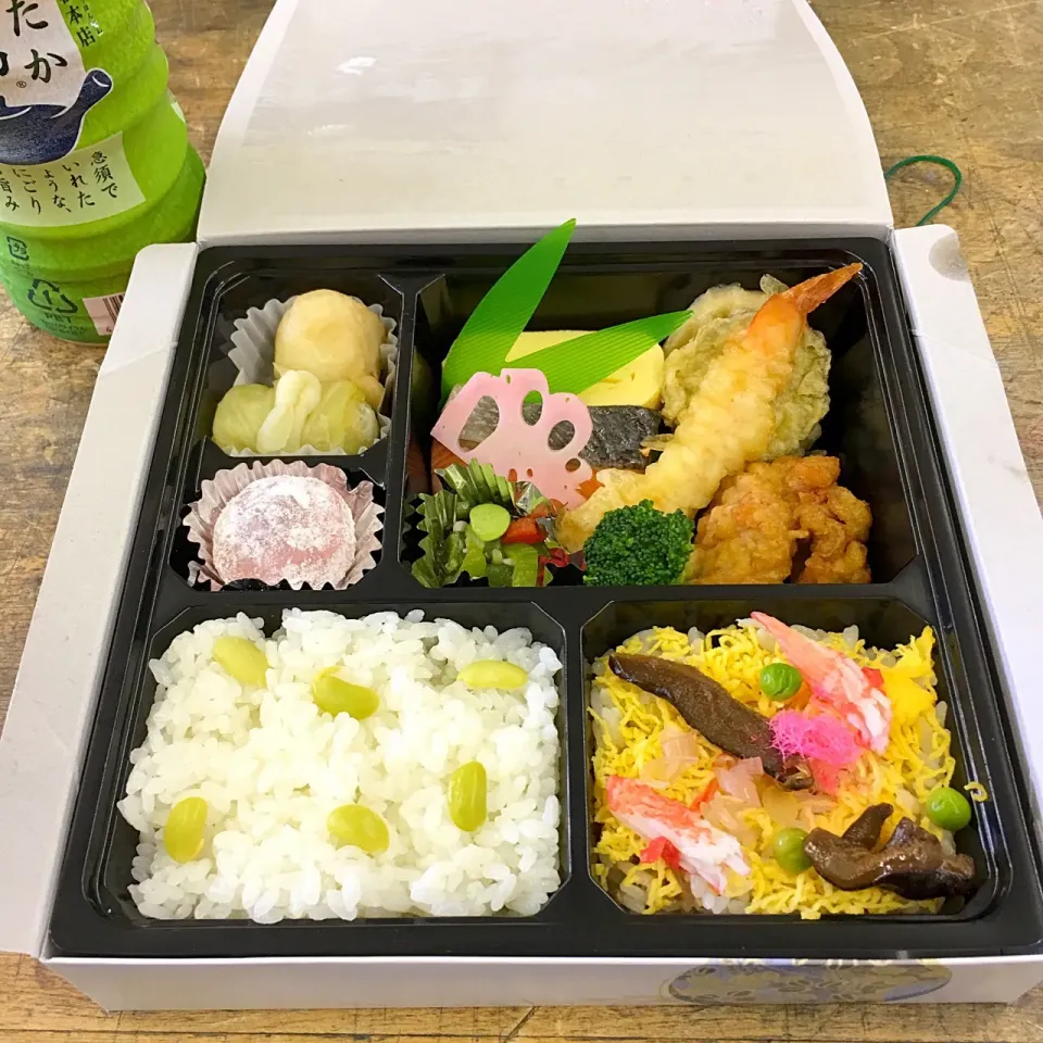 Snapdishの料理写真:今日のお弁当‼︎ 9 July
#お弁当 #弁当 #obento #bento #仕出し弁当 #幕の内弁当 #お昼ごはん #昼ごはん #ランチ #lunch #大阪芸術大学短期大学部|Yoshinobu Nakagawaさん