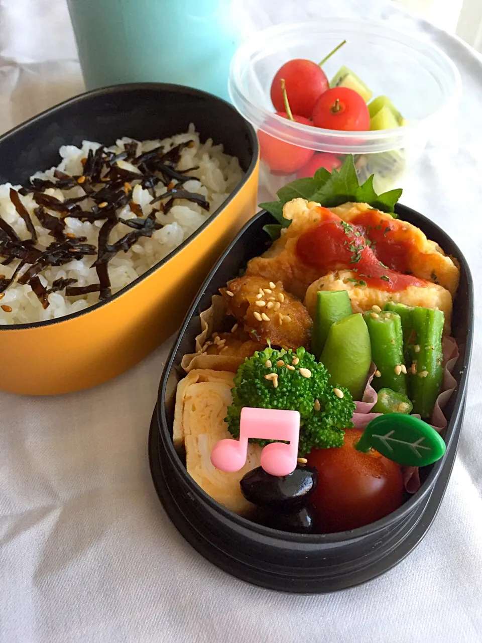 Snapdishの料理写真:鶏むねピカタのお弁当|Sakikoさん