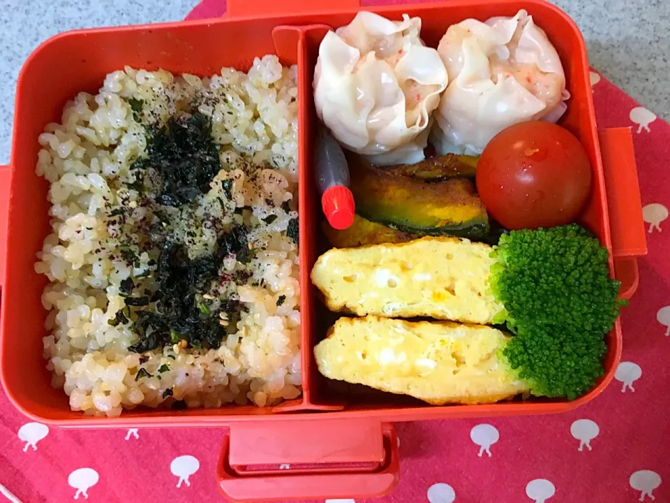 ☆7/10今日のお弁当☆〜カニシュウマイ、焼きかぼちゃ、だし巻き卵、ブロッコリー、トマト〜|Satokoさん