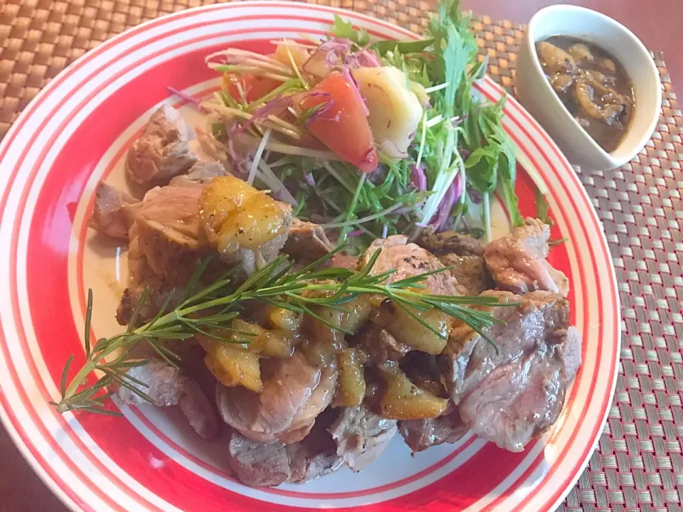 Snapdishの料理写真:Peach source of Pork tenderloin🍑ﾌｨﾚ肉のﾋﾟｰﾁｿｰｽ|🌈Ami🍻さん