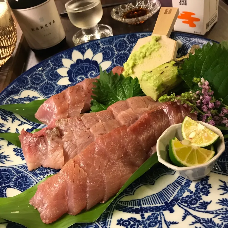 Snapdishの料理写真:メジマグロのお造り|kayoさん